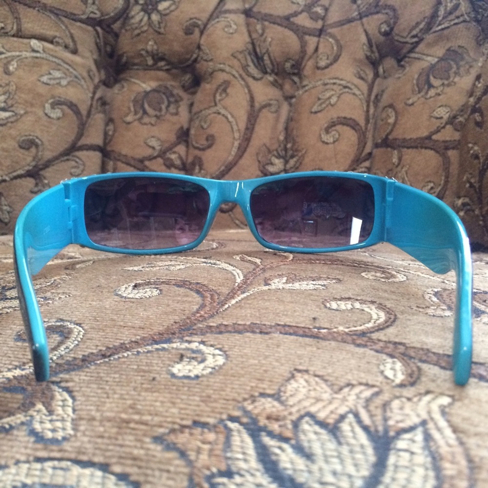 Sunglasses - Picture 4 of 4