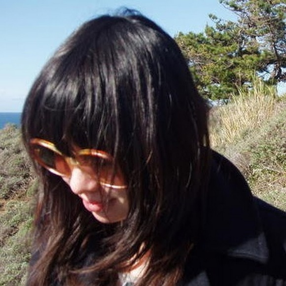 Meet your Posher, Kaytee - Picture 1 of 1