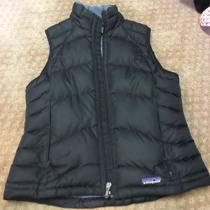 Patagonia black puffy vest