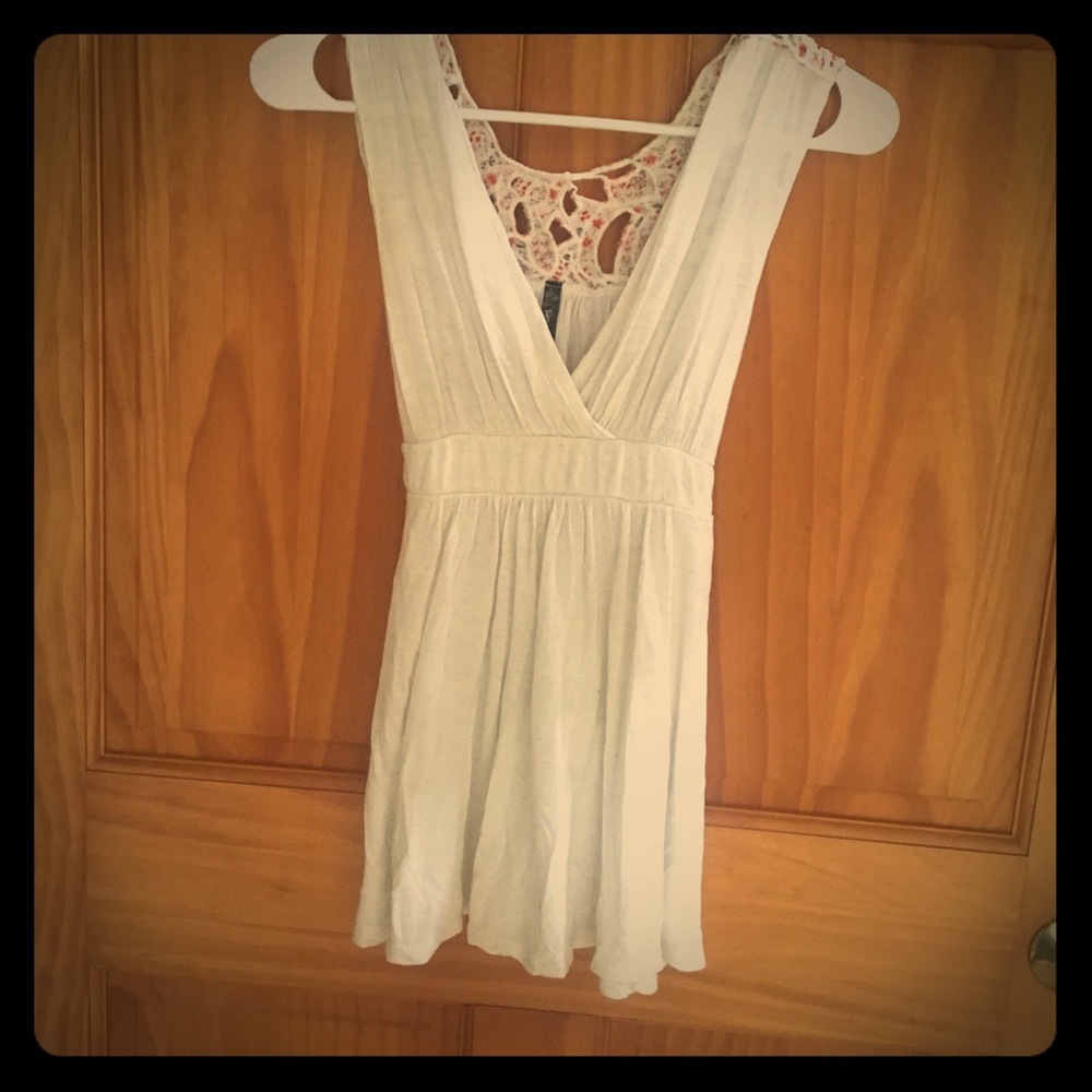 Boho style sleeveless top.