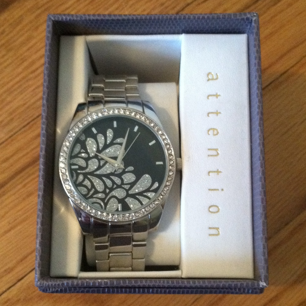 🚫reserved Brand new silver watch!