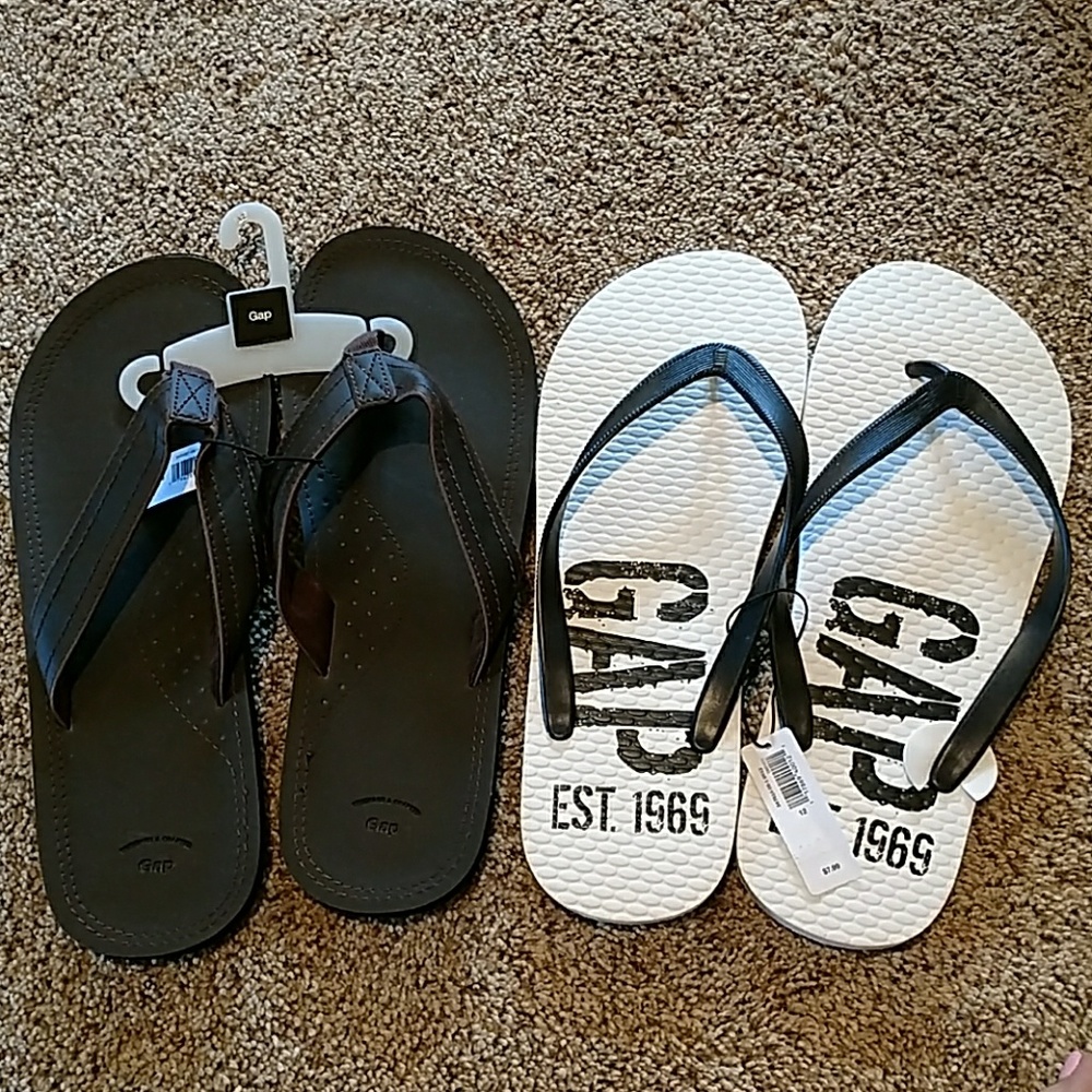 NWT Mens GAP sandals