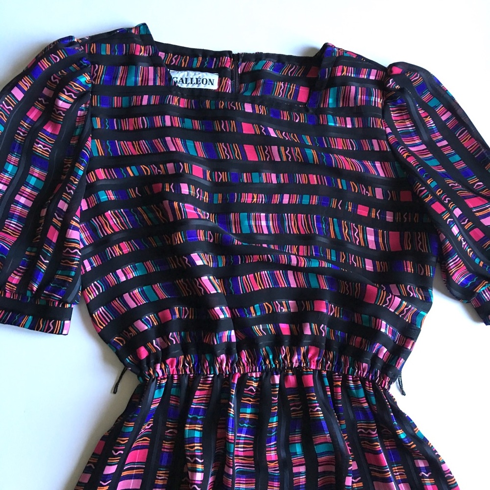 ❌SOLD❌ € Vintage Geometric Print Dress B9 - Picture 2 of 8