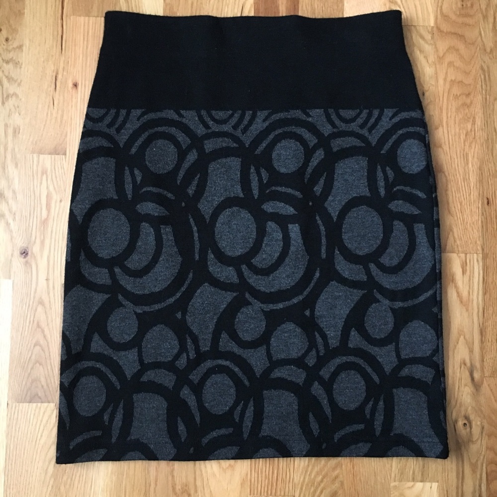 Patterned Pencil Skirt