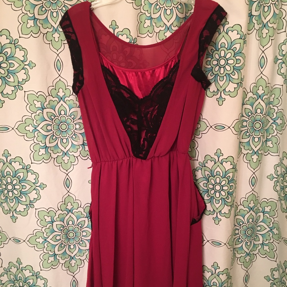 Red Dress 👗 - Picture 3 of 4