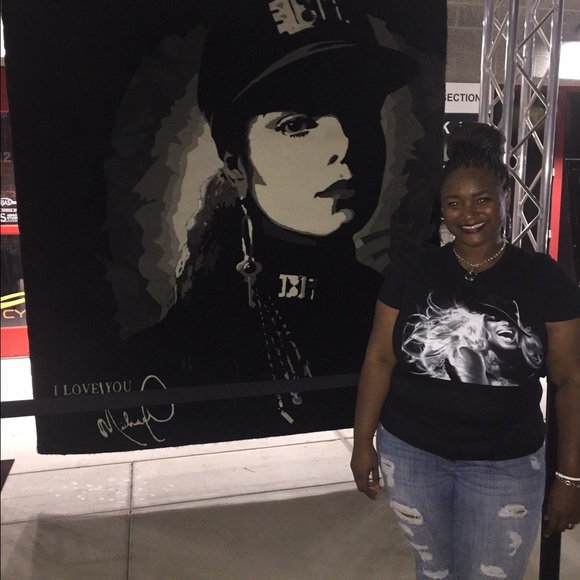 Meet your Posher, Nina - Picture 4 of 4