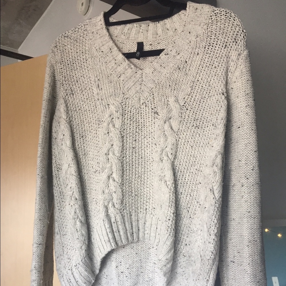 Cream/grey sweater