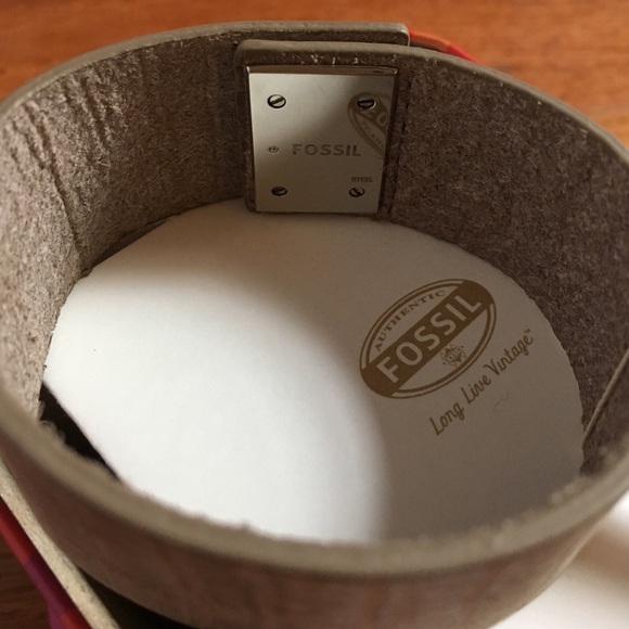 Fossil leather bracelet with tags - Picture 4 of 4