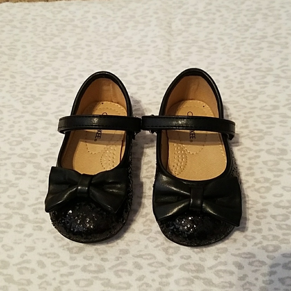 Cherokee Black Sparkly MJ's