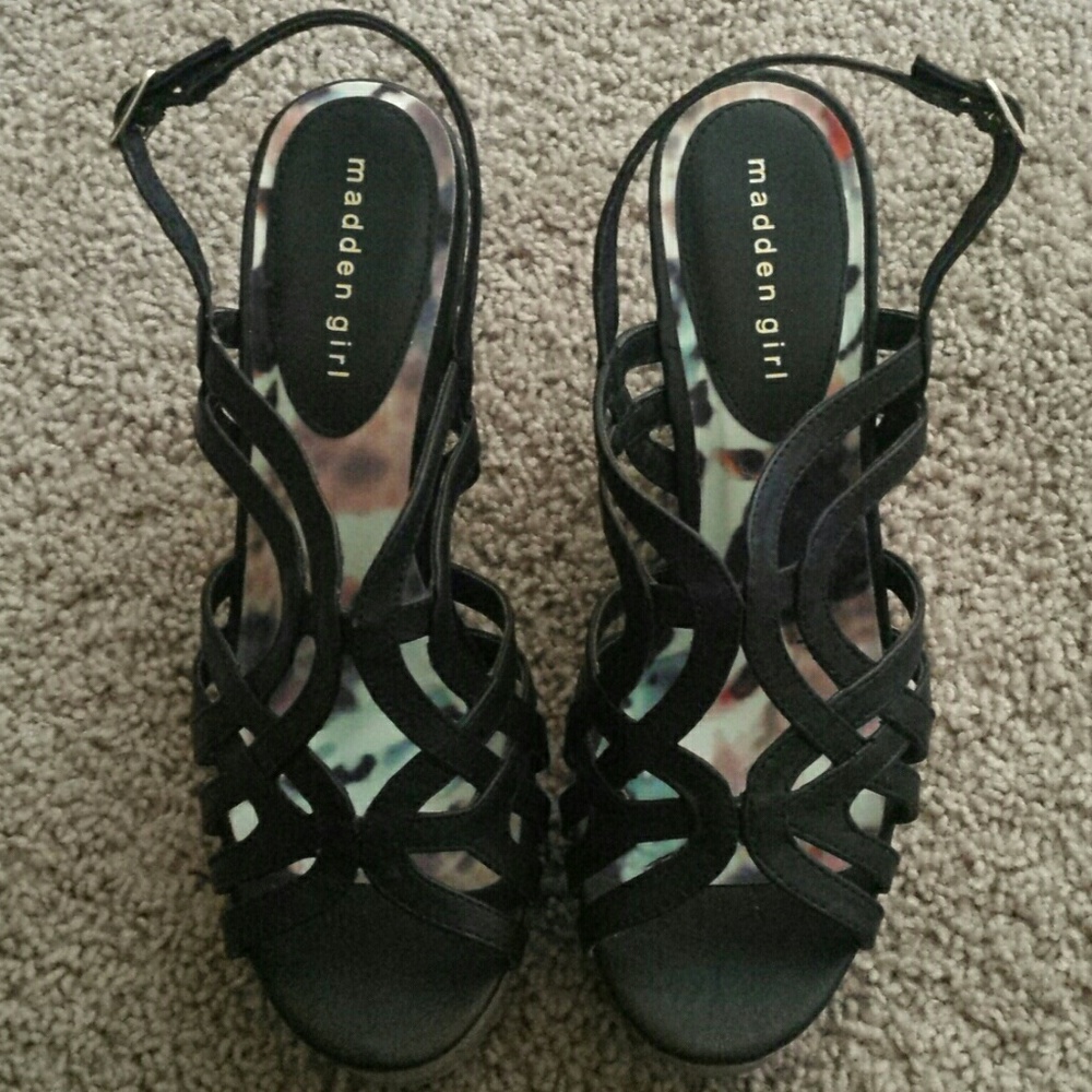 New Madden girl black wedges size 9