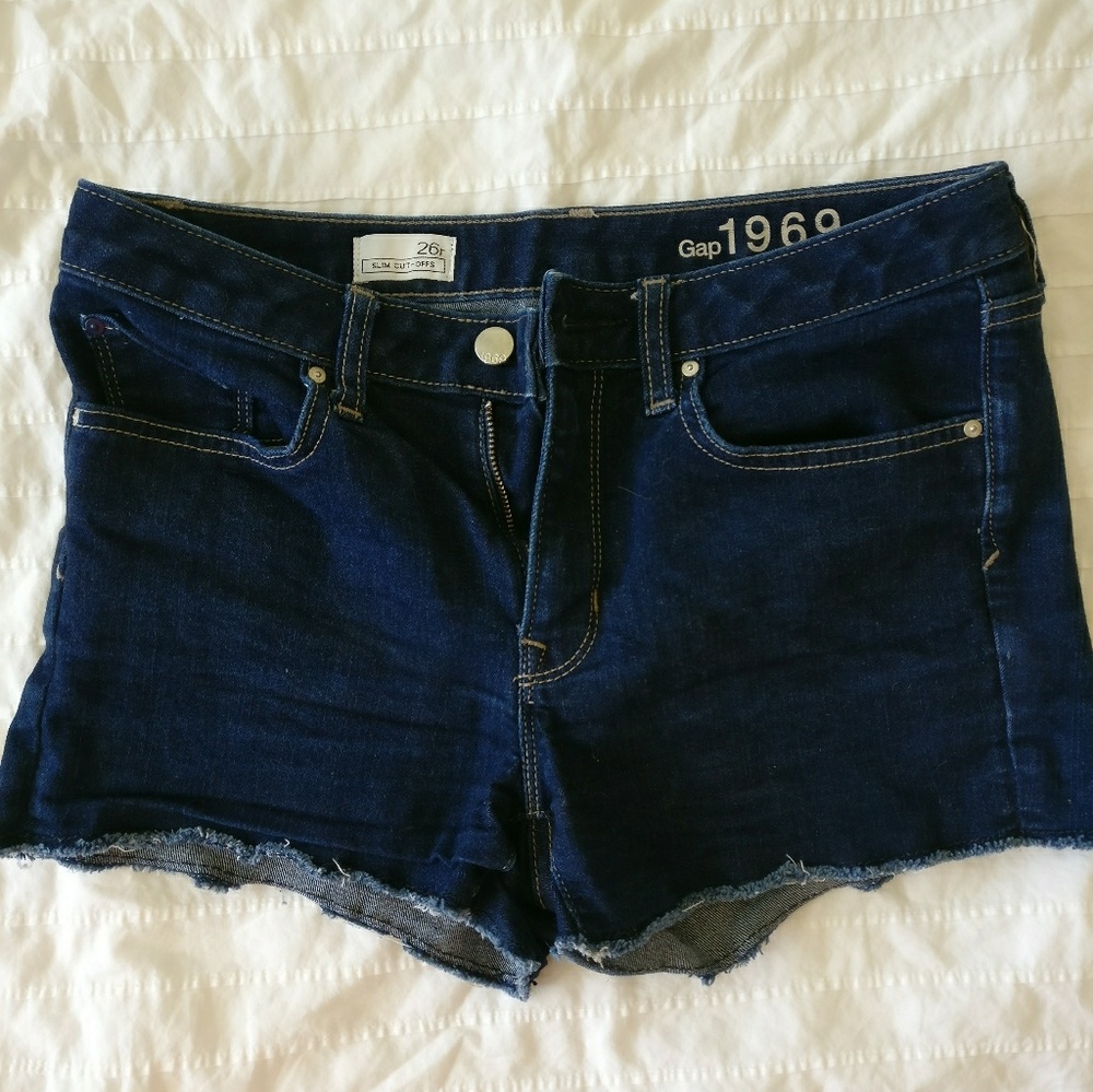 GAP slim cut off shorts