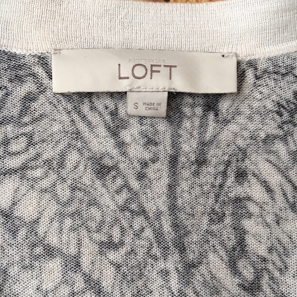 Beautiful Patterned Cardigan - Picture 4 of 4