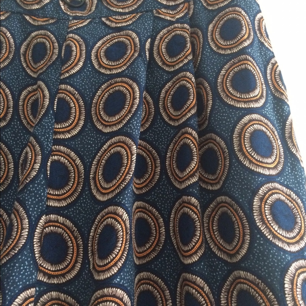 H&M Patterned Shorts - Picture 2 of 3