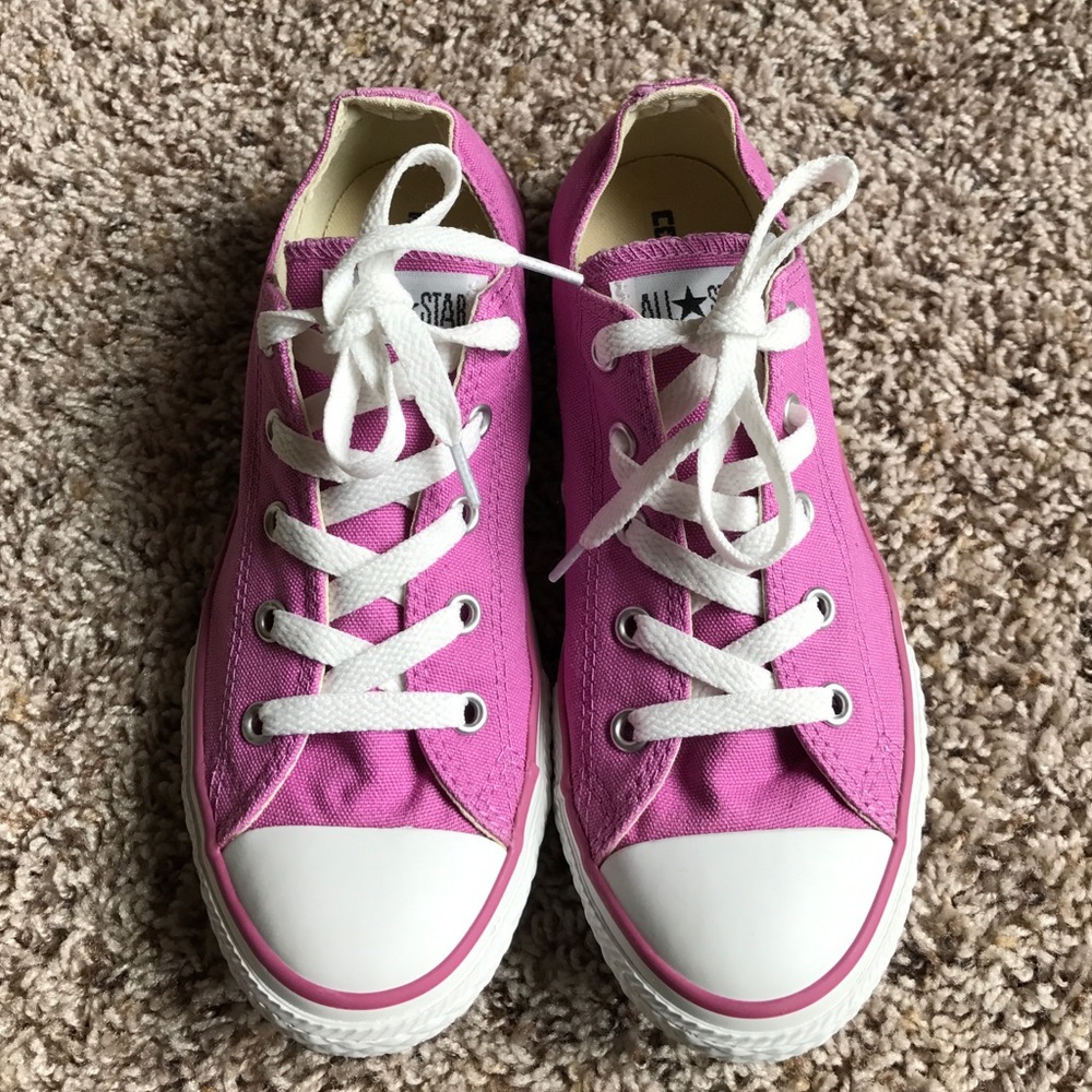 Like NEW Pink Converse Sneakers