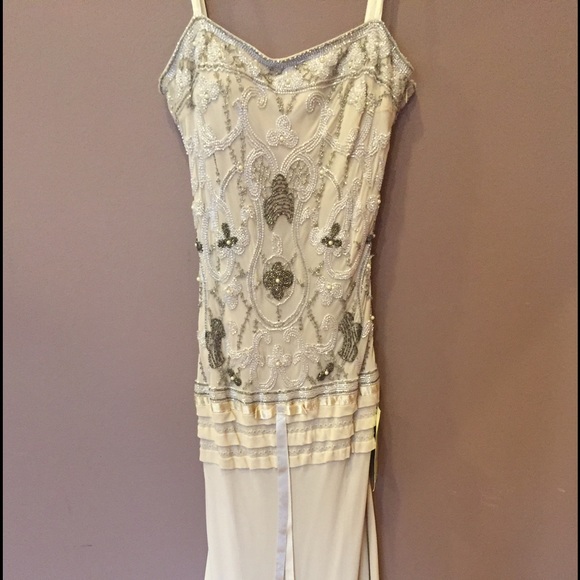 Dress. - Picture 2 of 3