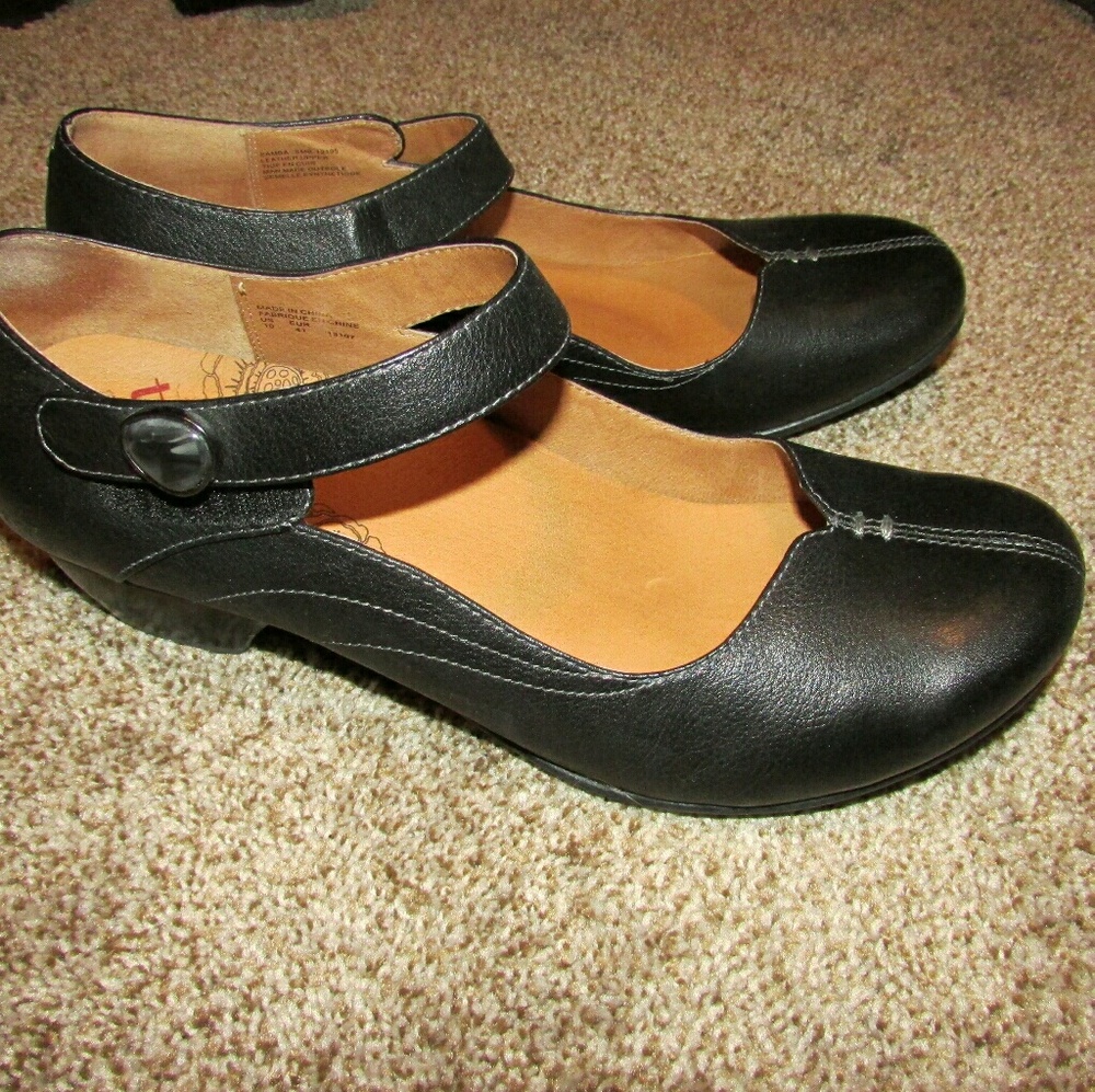 Taos Black Mary Jane type w/ ankle strap