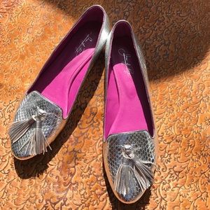 Women's flats