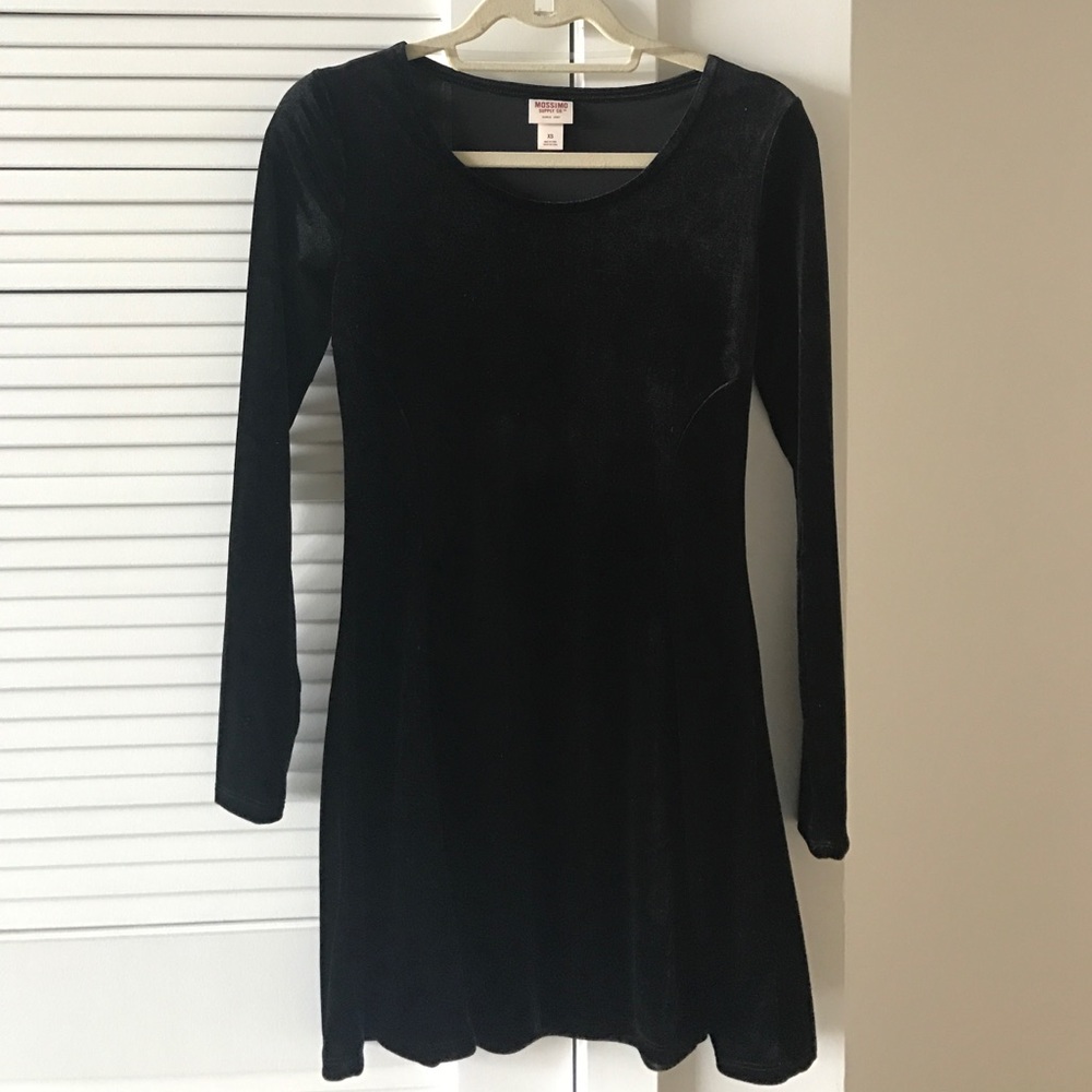 XS Mossimo black-velvet, fit & flare dress