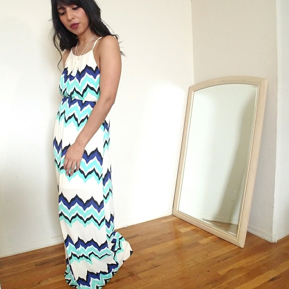 💦2FOR$20💦CREAM CHEVRON PRINT MAXI DRESS - Picture 2 of 6
