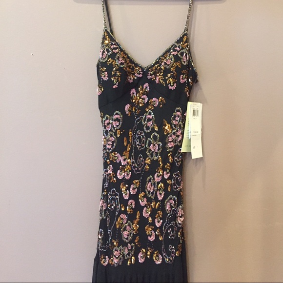 Dress - Picture 2 of 4