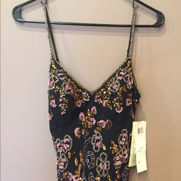 Dress - Picture 3 of 4