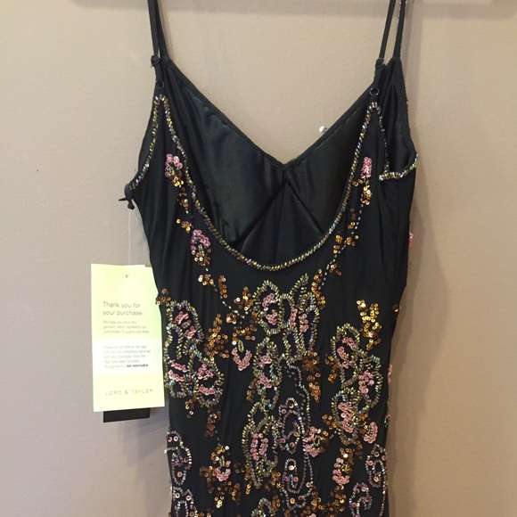 Dress - Picture 4 of 4