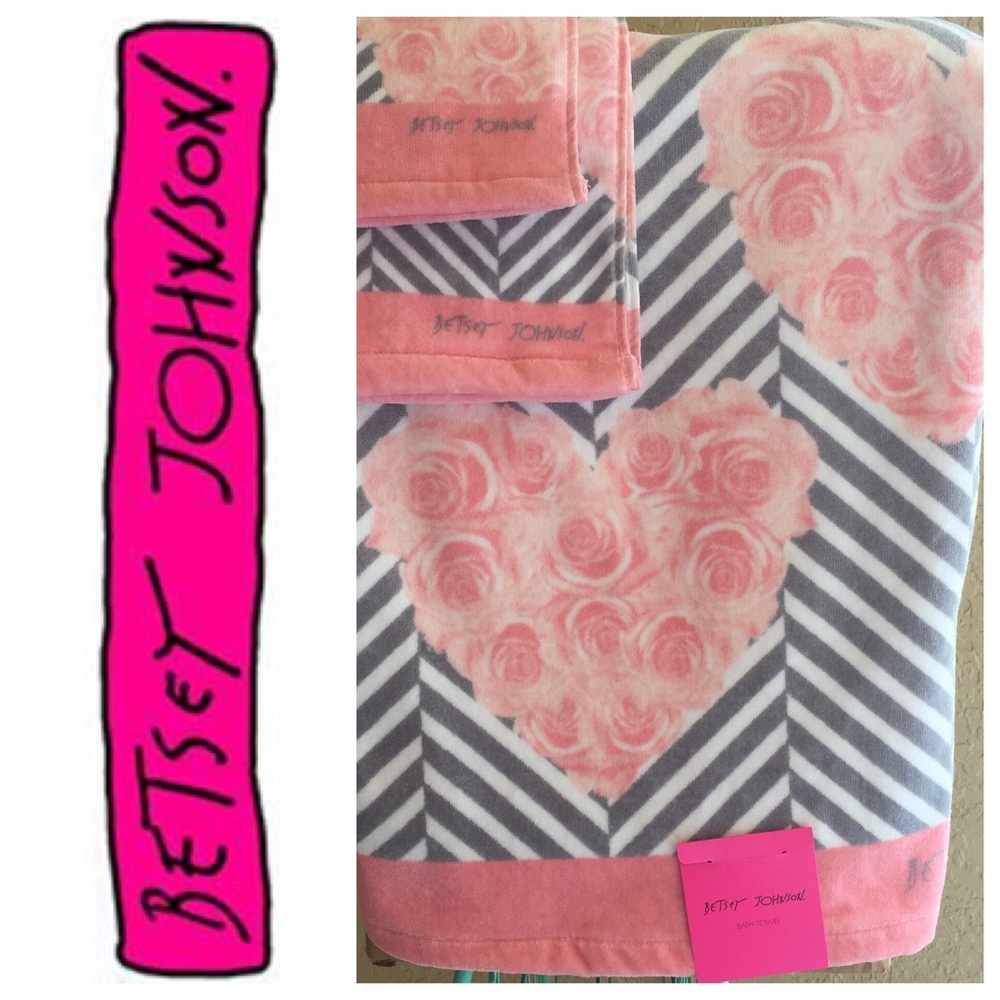 Betsey Johnson Pink & Gray Rose Hearts 3 Towel Set - Picture 2 of 8