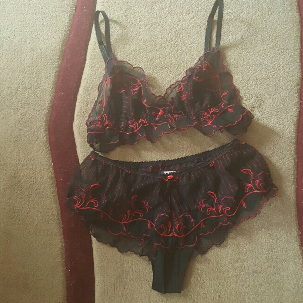 DKNY bra & panty set