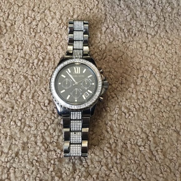 Authentic Michael Kors Everest Chronograph watch main image 6