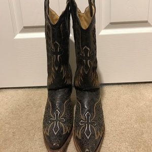 Corral Wing/Cross Inlay Distressed Cowboy Boots