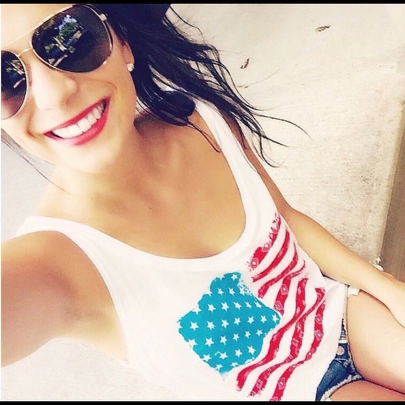 🌟HP 12/25/23🌟Cute American flag tank ✌🏻🇺🇸 - Picture 3 of 4