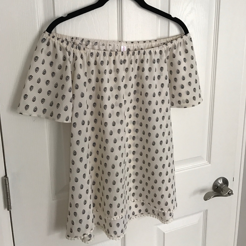 Off the shoulder printed top