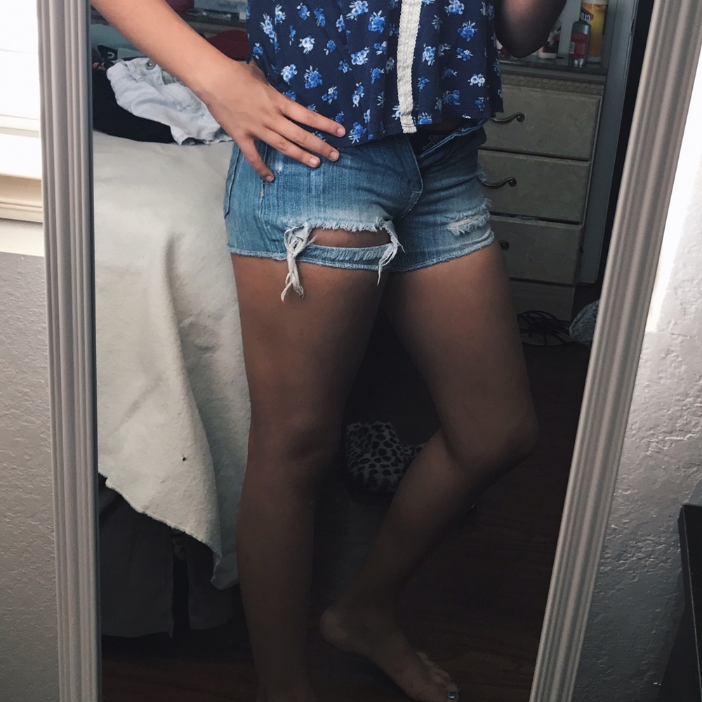 3 FOR 15 ! ripped jean shorts - Picture 3 of 3