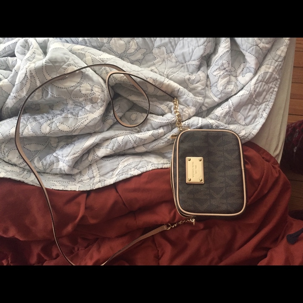 Michael kors cross body bag