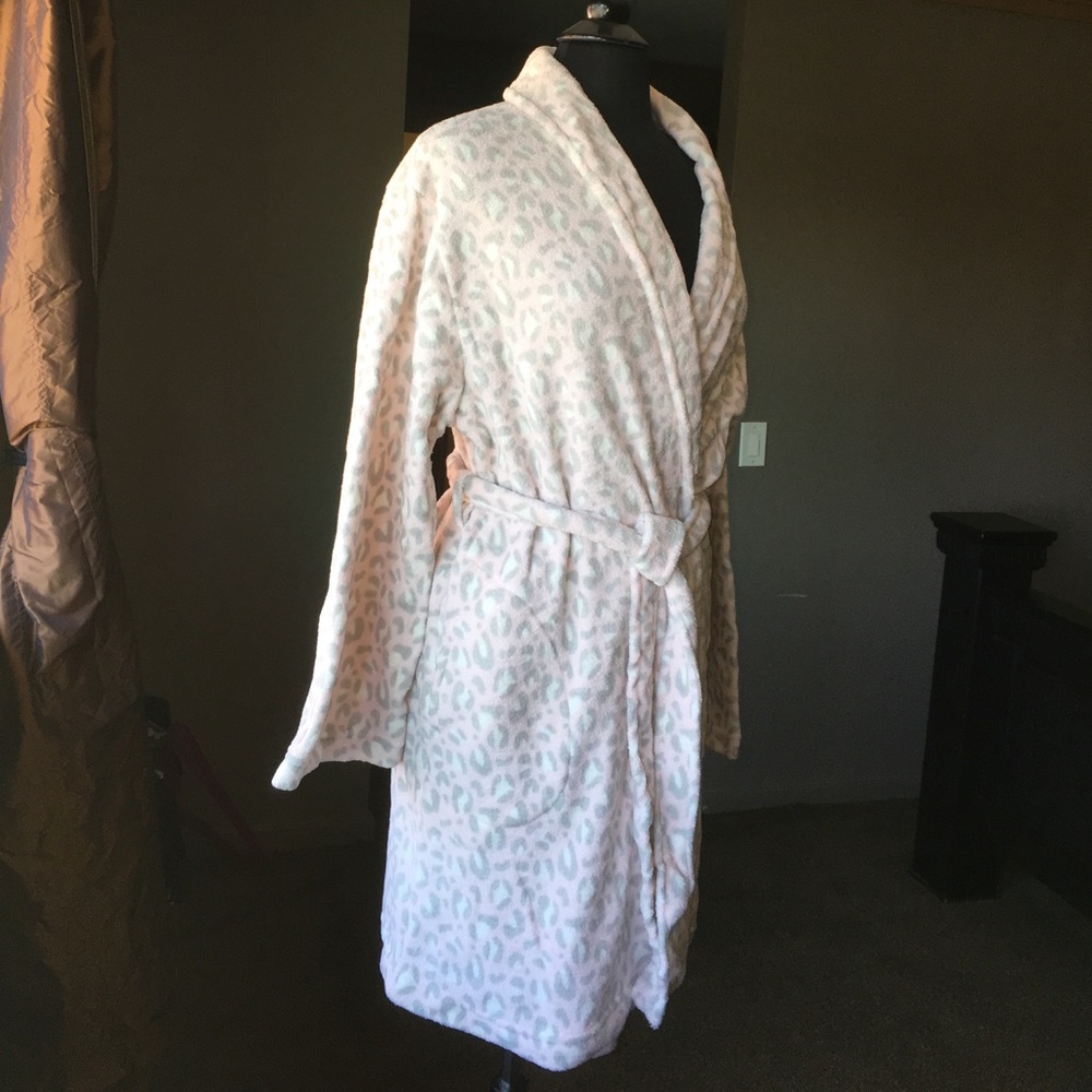 NWT Leopard soft short robe