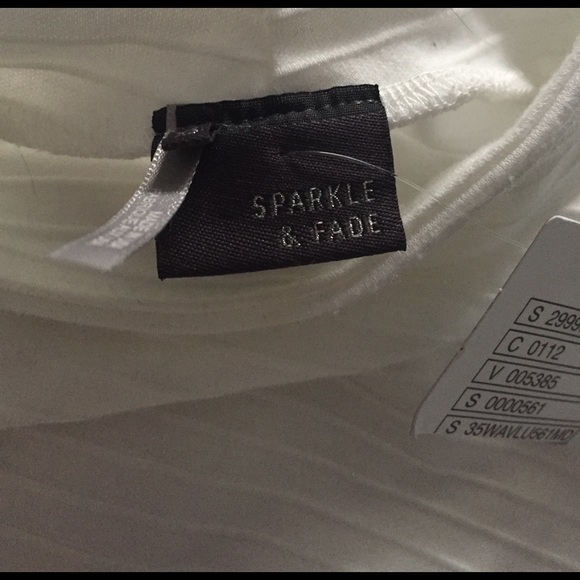 Urban Outfitters Crop Top - Picture 3 of 4