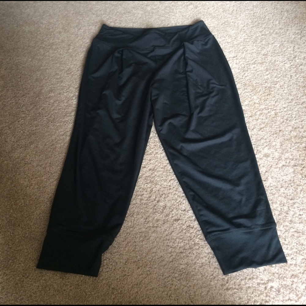 PRICE DROP 🔥 Black Jogger Fabletics Workout Pants