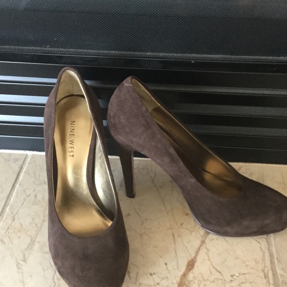 Chocolate suede stacked pumps Nine West