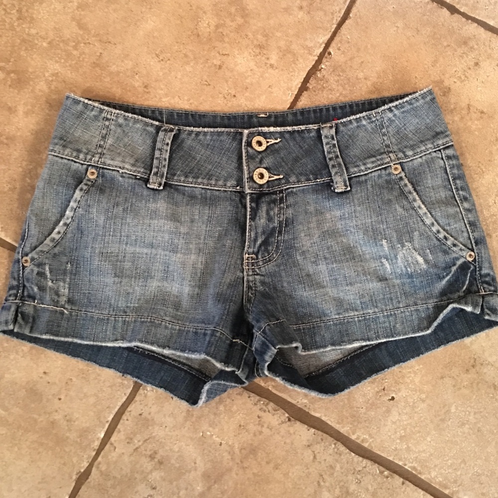 GUESS jean shorts🦄