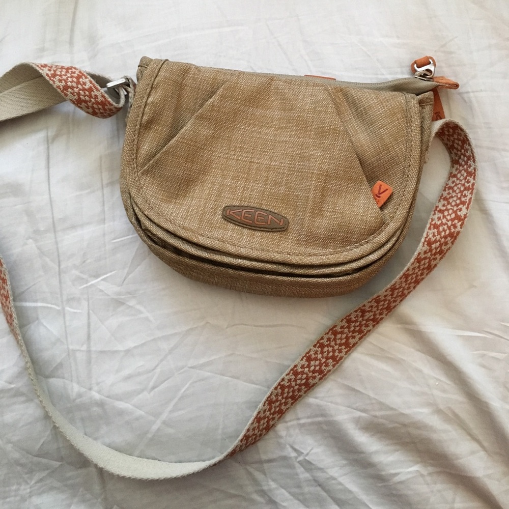 Keen cross body purse