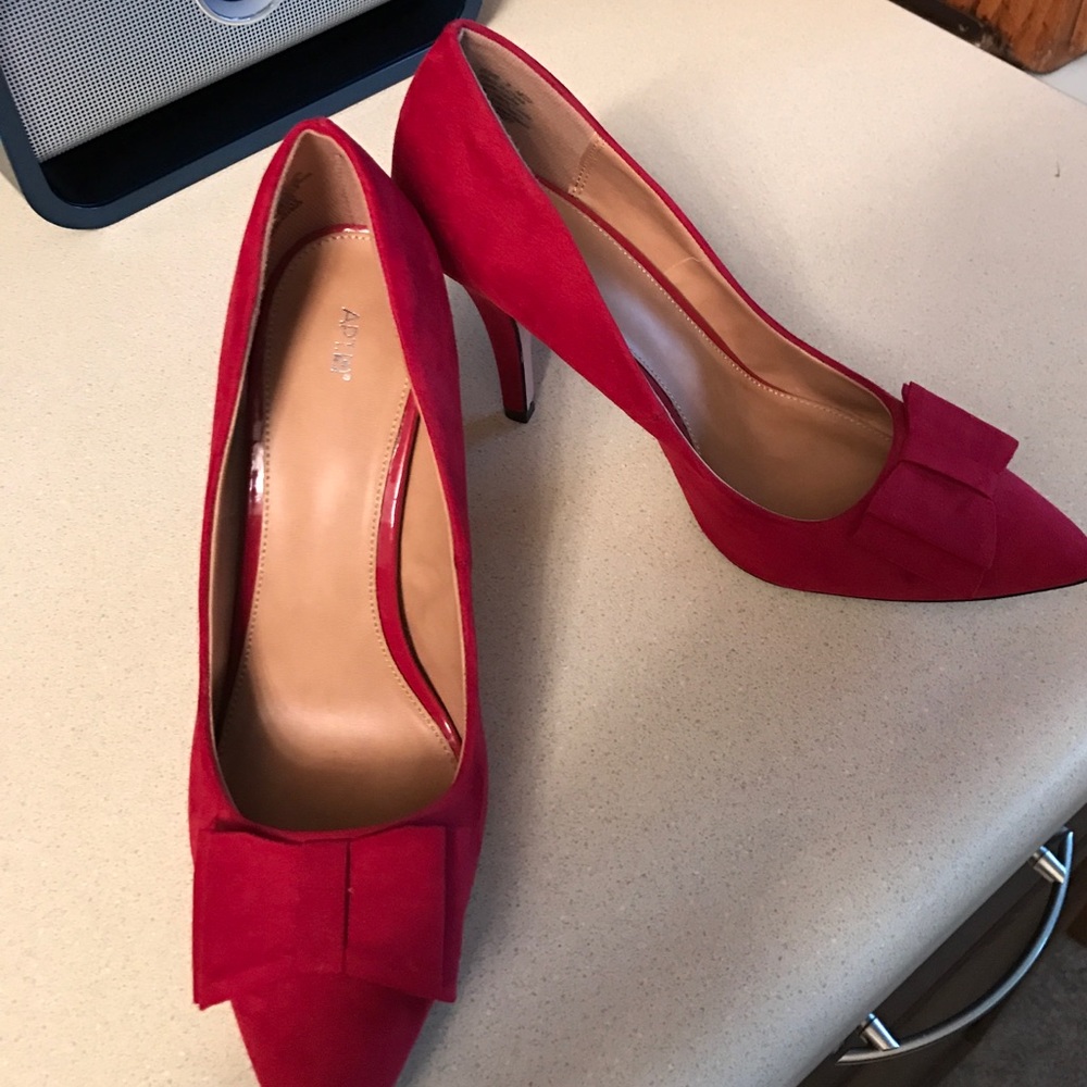 Apt 9 suede pumps 3.5 inch heel