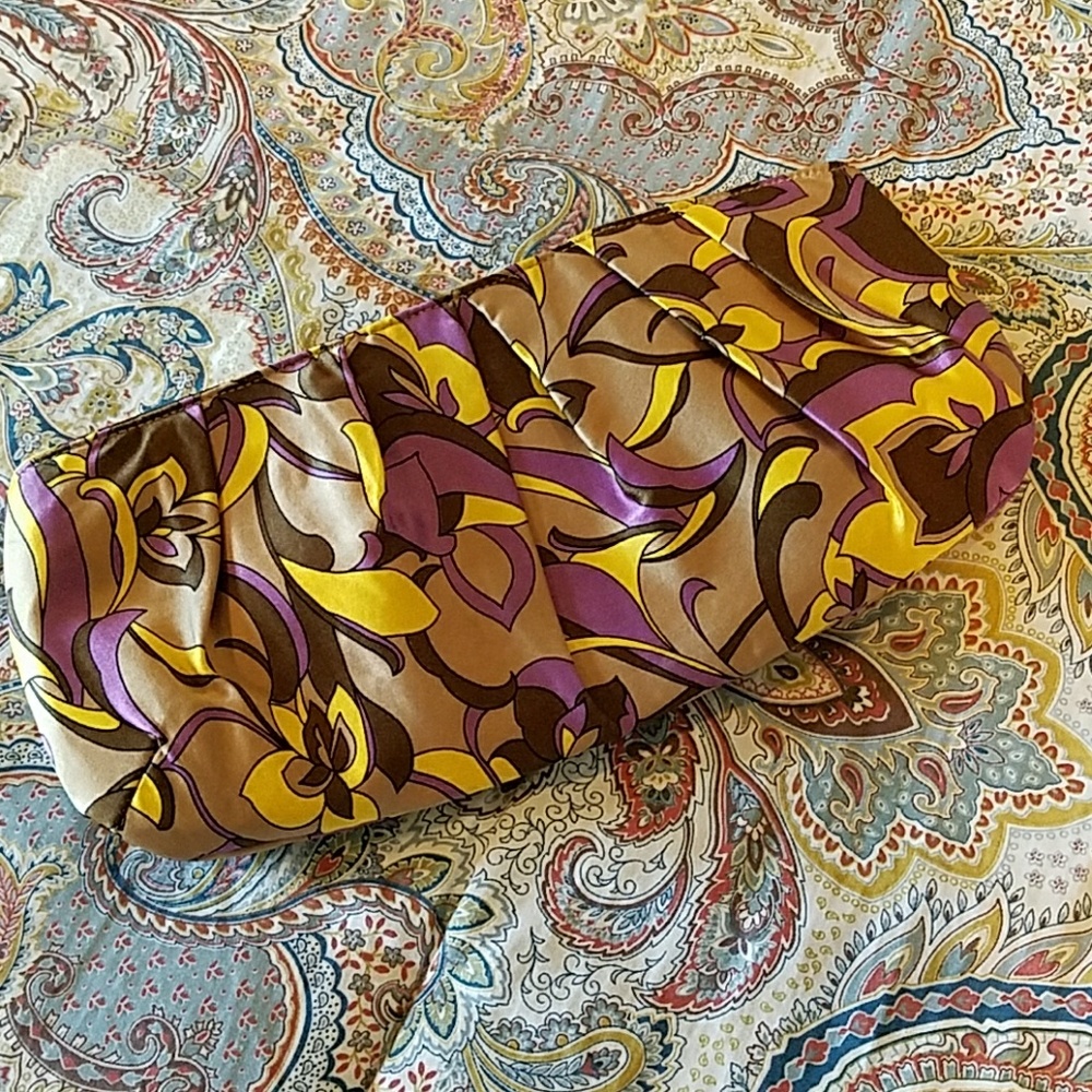 Scarf print clutch