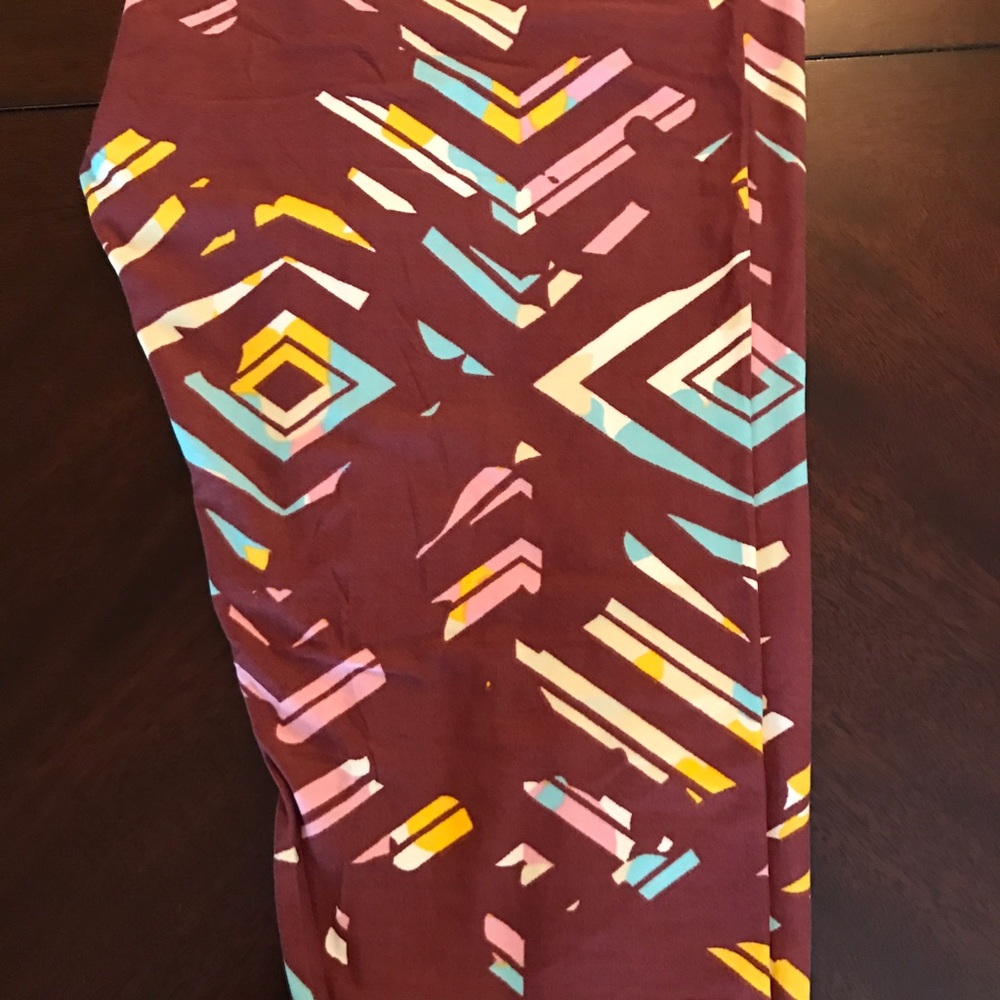 Lularoe maroon tie dye leggings TC