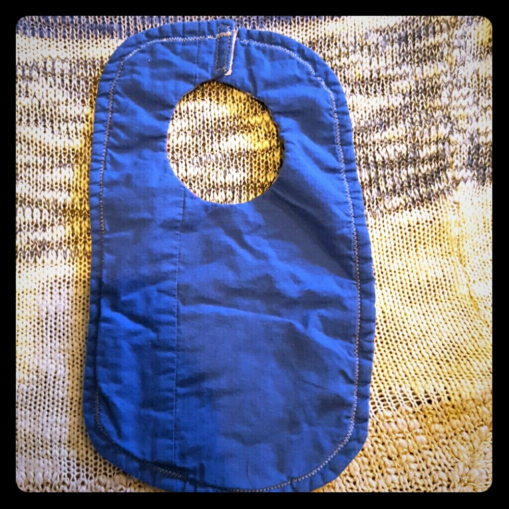 2 bibs. Bundle. - Picture 4 of 4