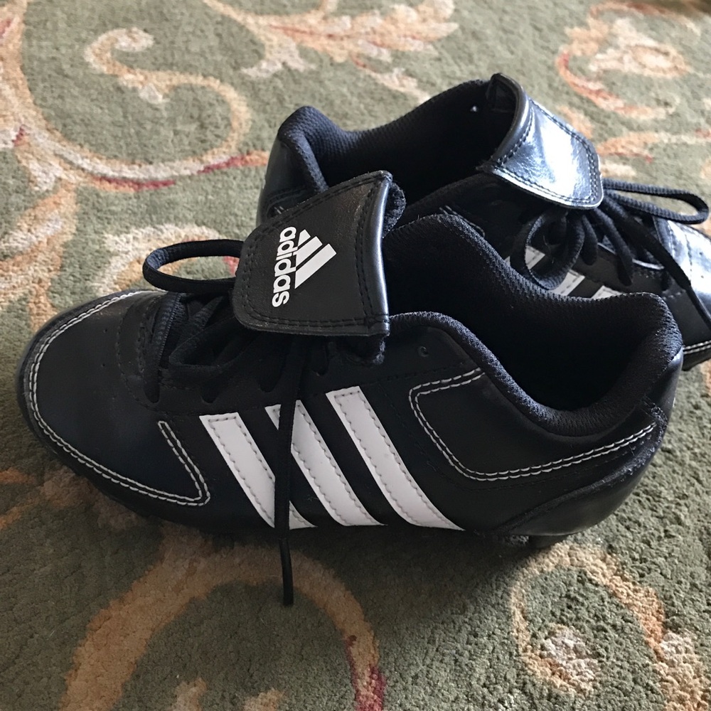 Boys Adidas baseball cleats