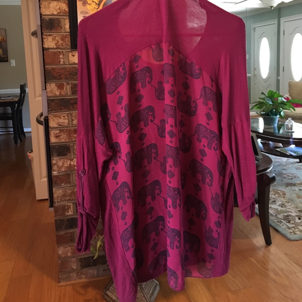 Cute maroon top