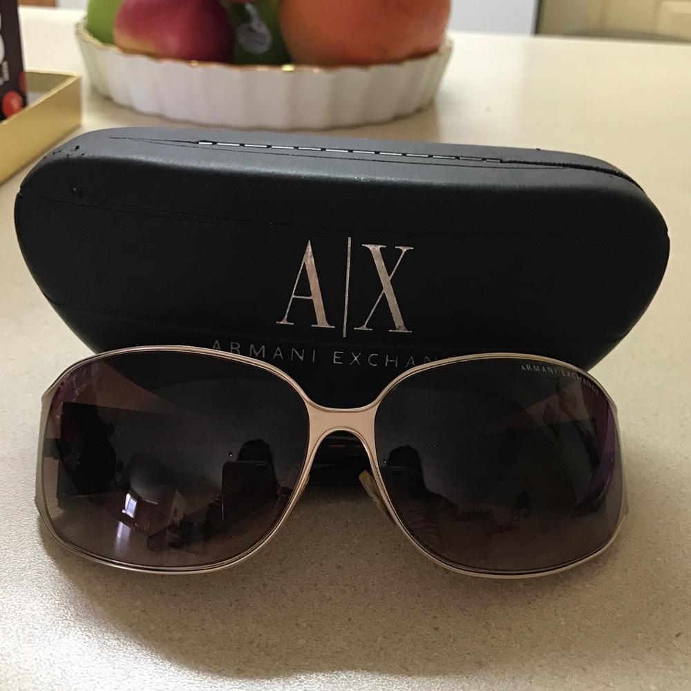 ๐๐Armani Exchange ๐๐ - Picture 1 of 4