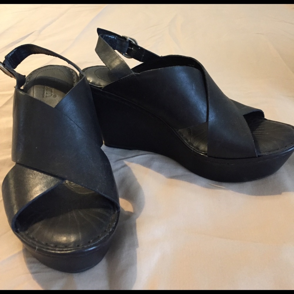 Born size 10 black wedges NWOT