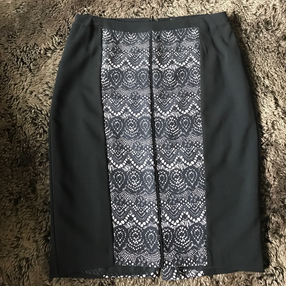 Black pencil skirt with lace print