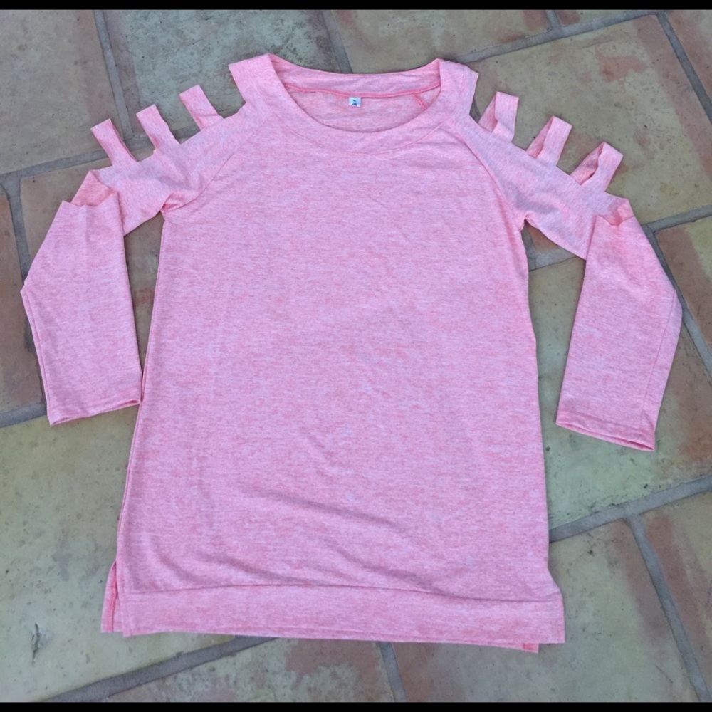💥NEW💥 Light Peachy/Pink Heathered Cut Out Top - Picture 2 of 4
